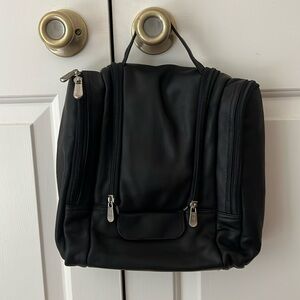 Piel toiletry bag